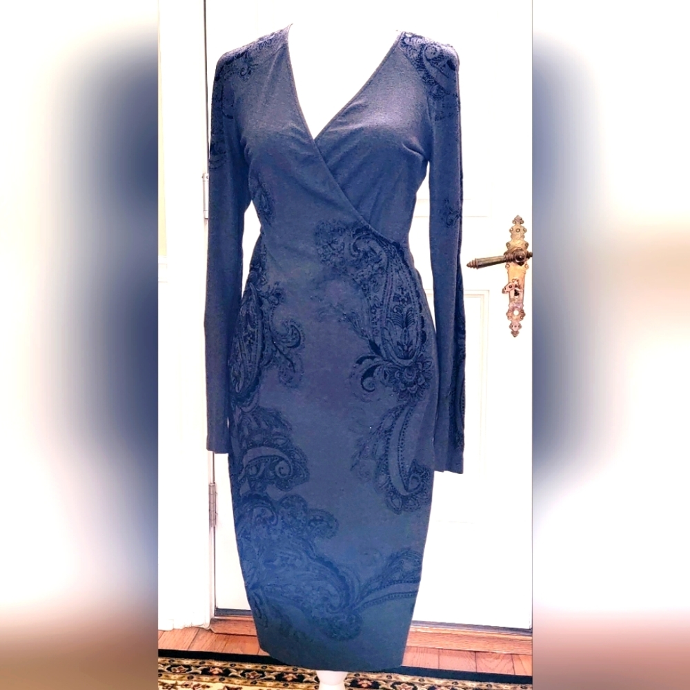 NWOT CACHE dress size medium Viscose/Spandex grey with black accents